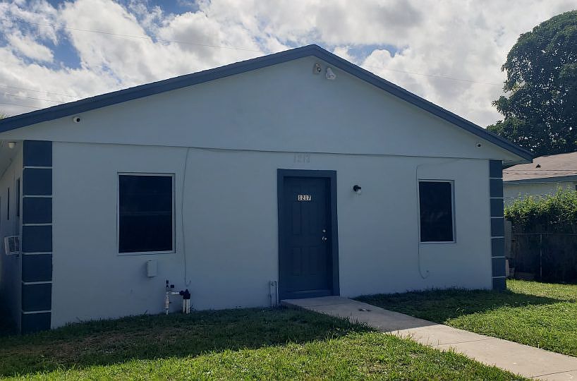 1st image of 1217 W 36th St