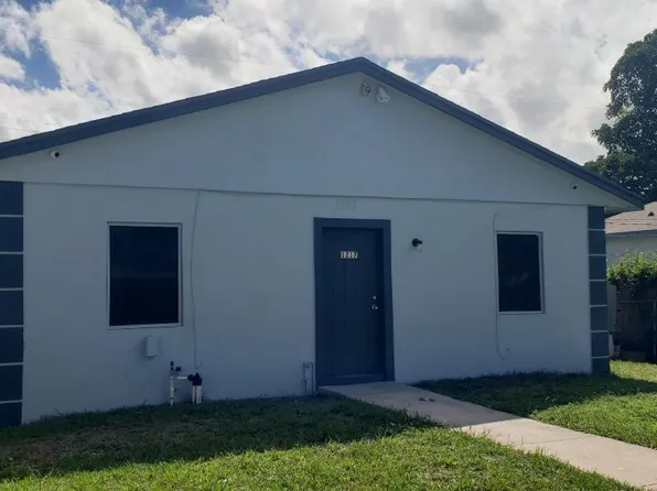 1217 W 36th St, Riviera Beach, FL 33404