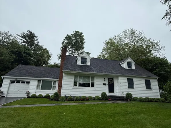 34 Wood Ln, Locust Valley, NY 11560