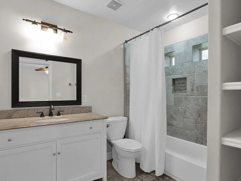 3229 E Clarendon Ave — Photo 10