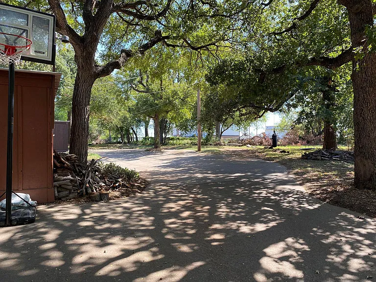 7608 Bridges Ave — Photo 13