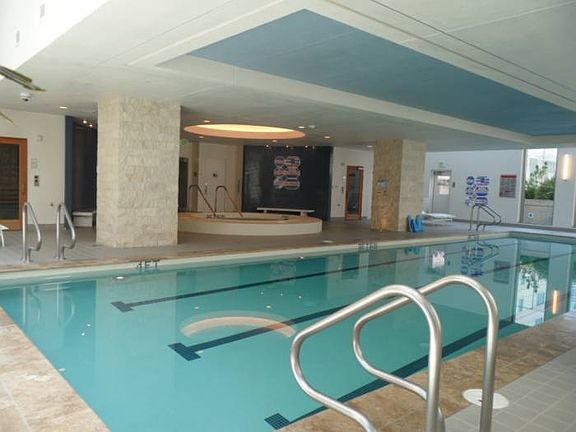 Swimming Pool & Jacuzzi