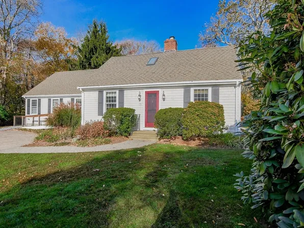 31 Marion Rd, Mattapoisett, MA 02739