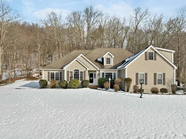 31 Longmeadow Drive, Brentwood, NH 03833