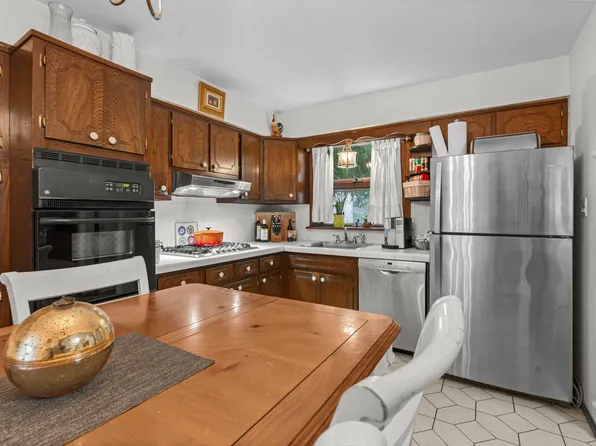 76 Jefferson Street image 17 of 36