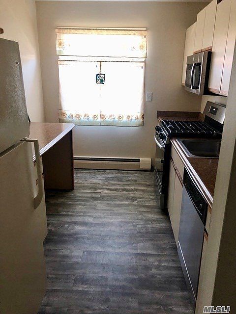 2nd image of 460 Old Town Rd APT 9I