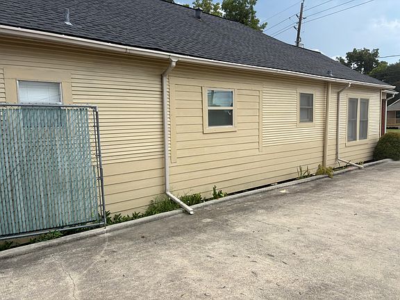 4th image of 141 S Houston Ave