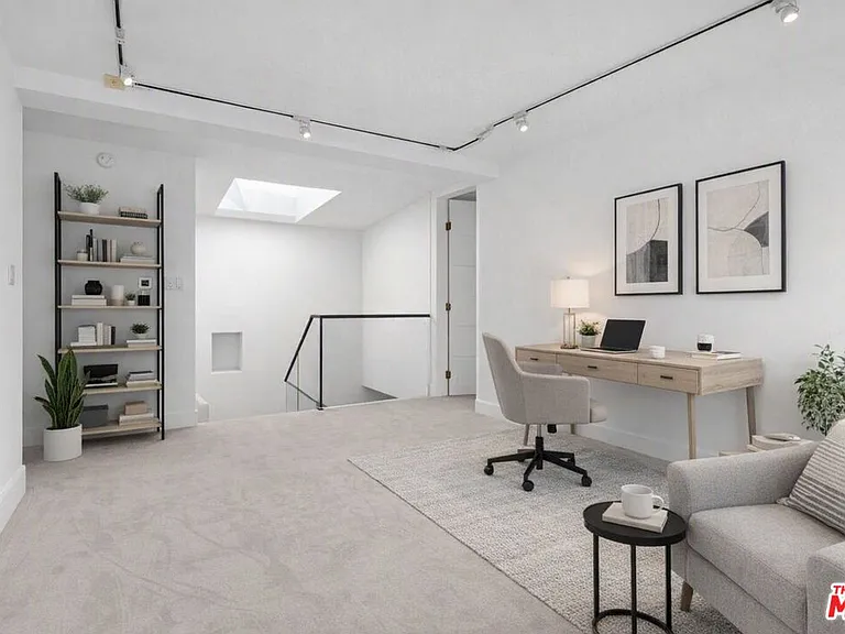 305 S Bedford Dr — Photo 12
