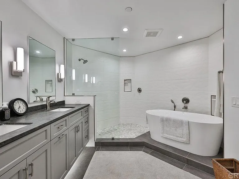 1099 1st St #420 — Photo 10