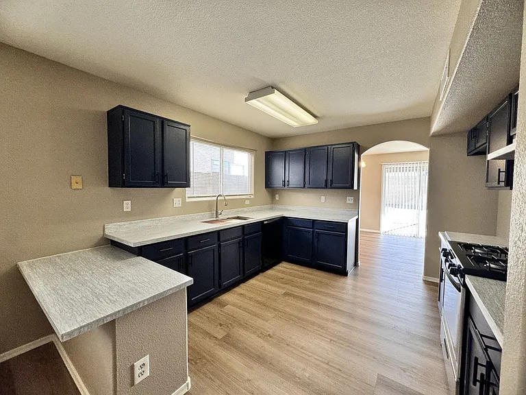 10453 N 76th Dr — Photo 19