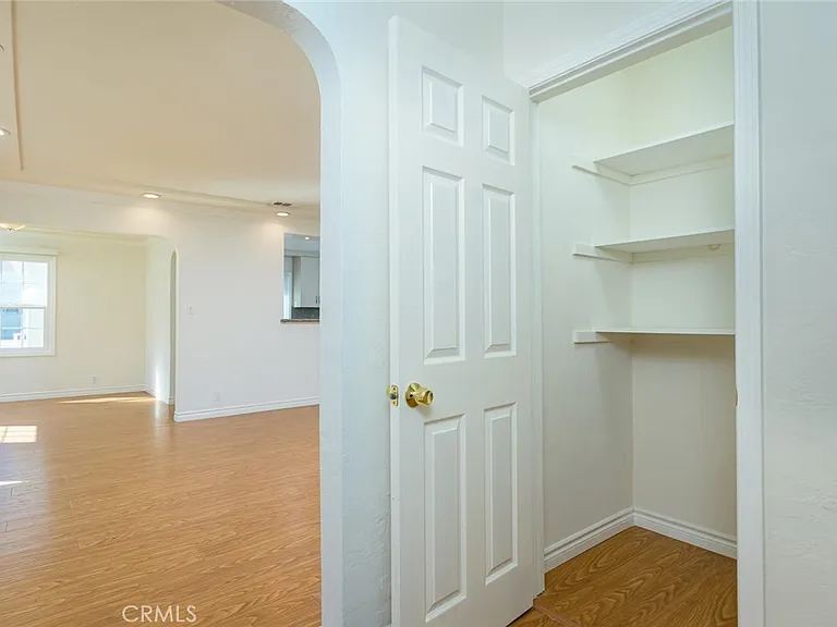 2111 N Verdugo Rd — Photo 23