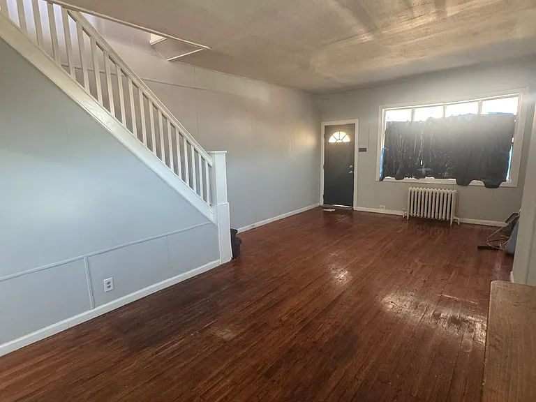 2040 Pratt St — Photo 11