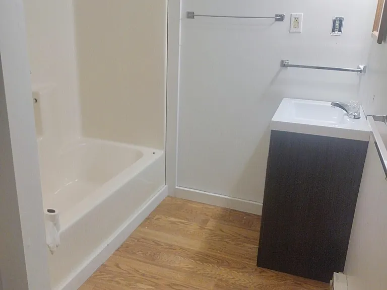 203 N 4th St #3 — Photo 11