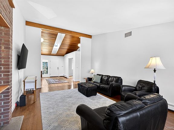 4th image of 80 Ridgeview Drive