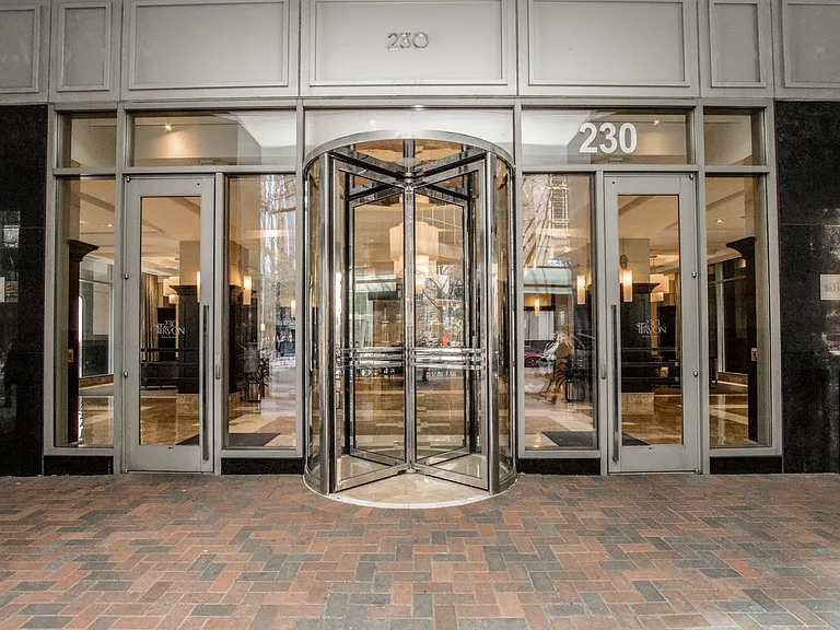 230 Tryon St #710 — Photo 3