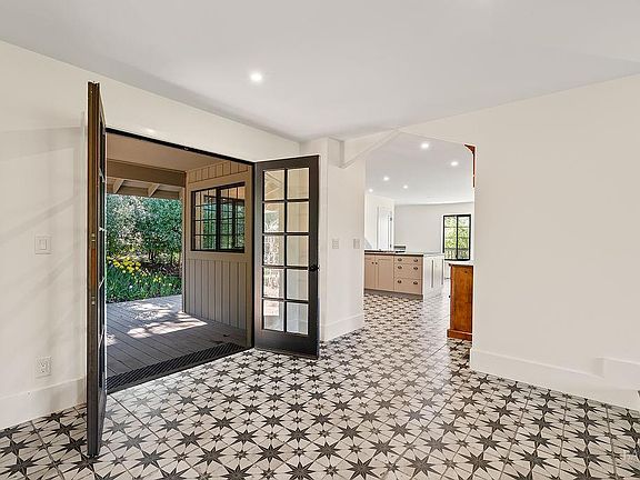 3rd image of 549 Catherine Court