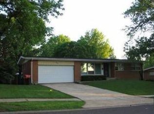 1380 Wadsworth Dr, Florissant, MO