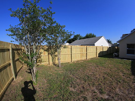 3rd image of 236 Battlegrove Dr
