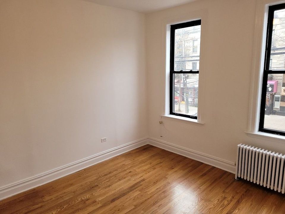 2nd image of 25-31 Astoria Blvd #3A