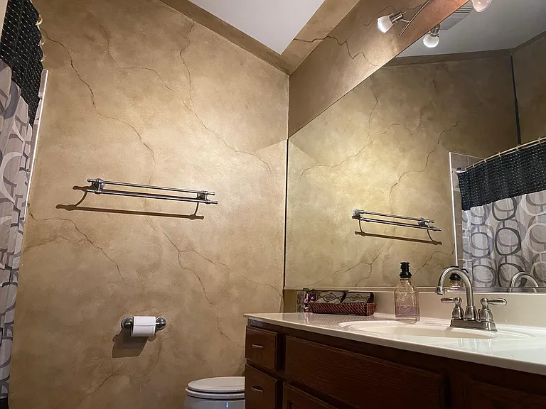 2424 Lexington Ln — Photo 19