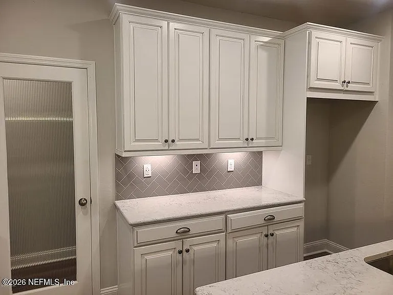 25 Roycroft Pl — Photo 16