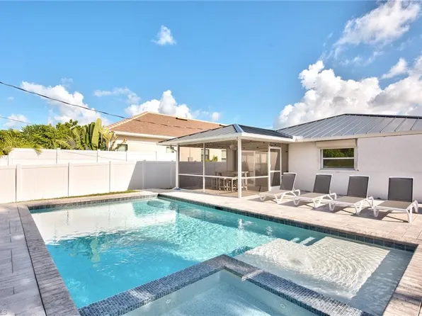 586 98th AVE N, NAPLES, FL 34108