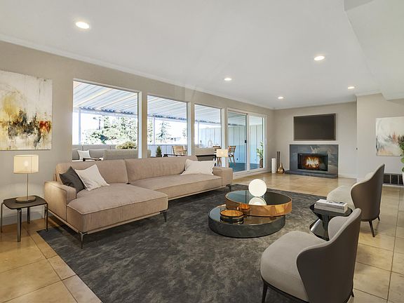 2nd image of 1567 Regent St #301