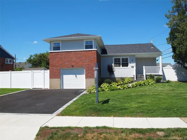9 N Walnut Place, Massapequa, NY 11758