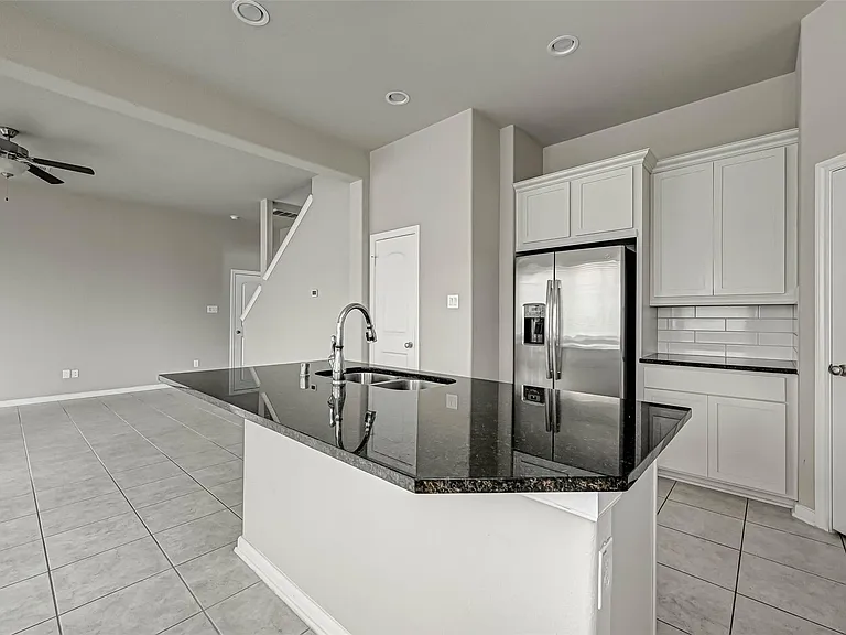 315 Biltmore Loop — Photo 15