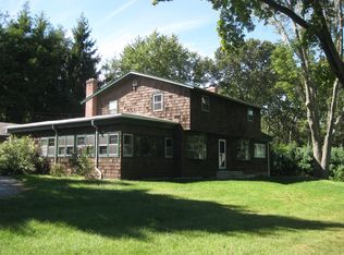 90 Plum Beach Rd, Saunderstown, RI 02874