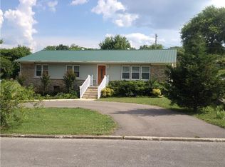 602 Scenic Dr, Fayetteville, TN 37334