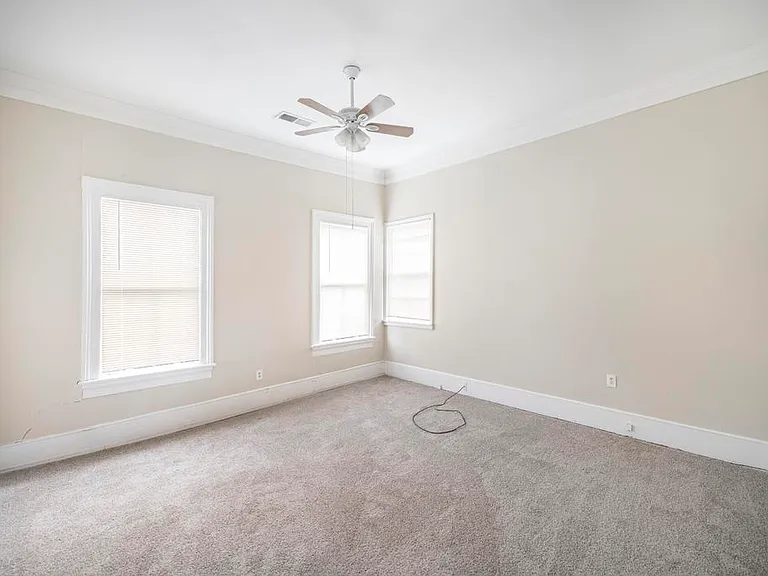 218 Orange St — Photo 7