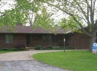 103 Everett Dr, Gridley, IL 61744