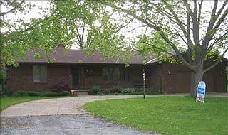 103 Everett Dr photo 1