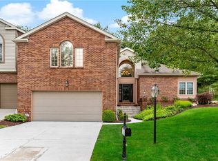 195 Fairway Landings Dr, Canonsburg, PA