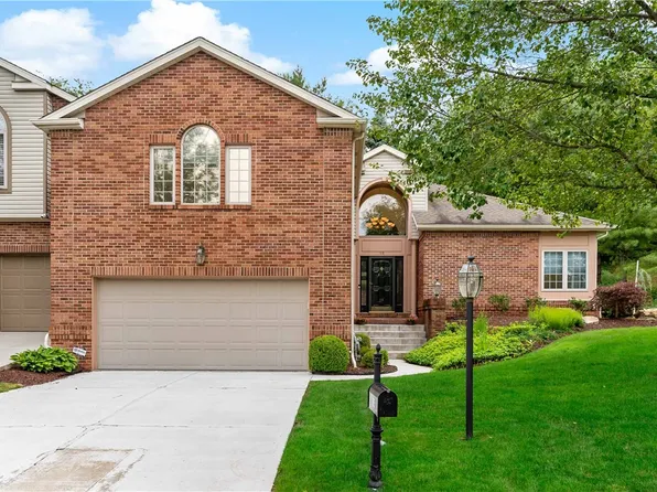 195 Fairway Landings Dr, Canonsburg, PA 15317