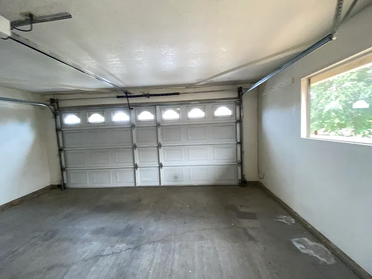 12750 Rolling Ridge Dr — Photo 20