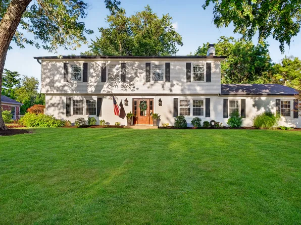 7215 Moorgate Rd, Indianapolis, IN 46250