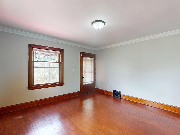 9715 Plymouth Ave — Photo 23