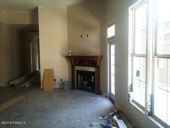 4th image of 121 Kellogg Ave