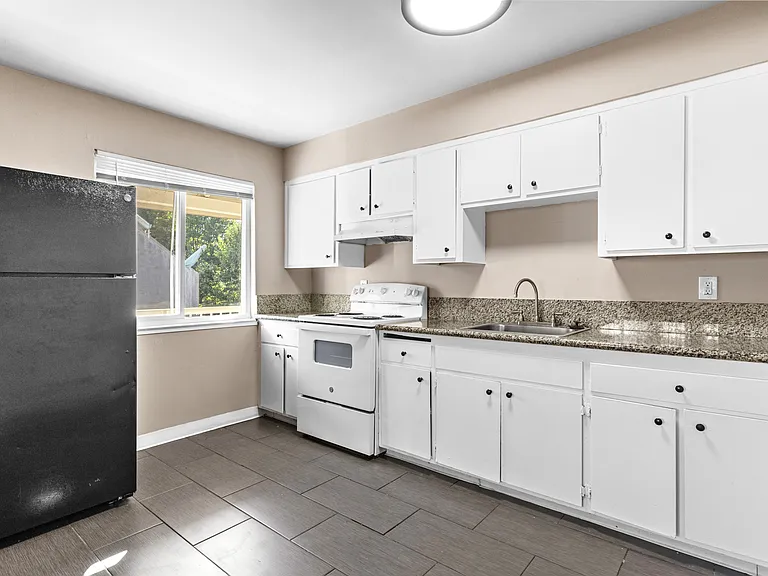 450 Jessie Ave #3 — Photo 6