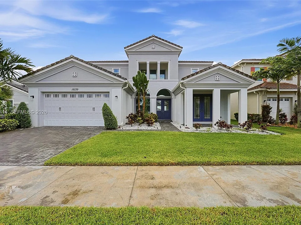 15239 Goldfinch Cir