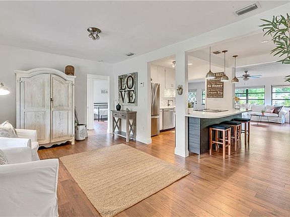 5th image of 2531 Buena Vista Blvd