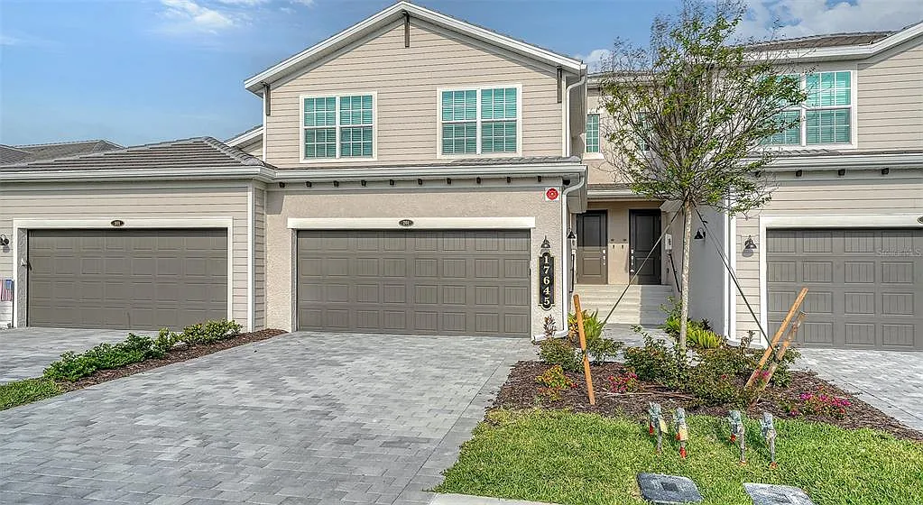 3 bed, 2.0 bath, 2110 sqft, $8,500 — Photo 3
