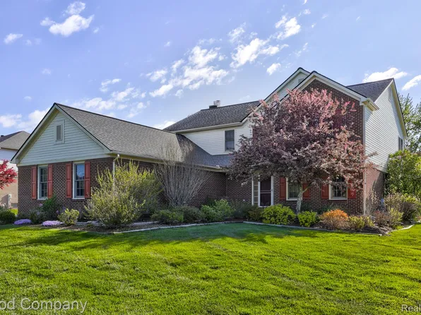 3526 Inverness Dr, Rochester, MI 48306