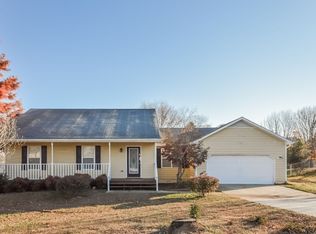 1220 Cabots Ln, Auburn, GA 30011