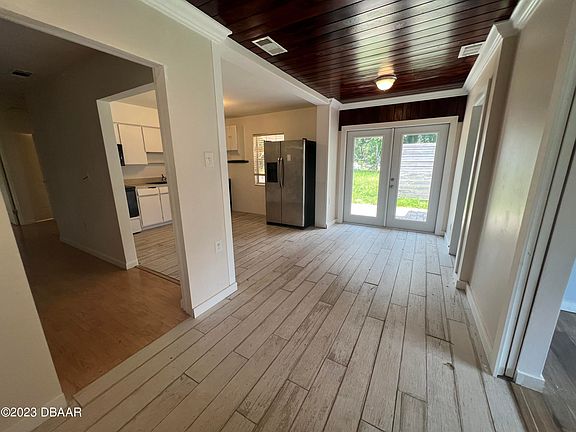 2nd image of 58 Dahlia Dr