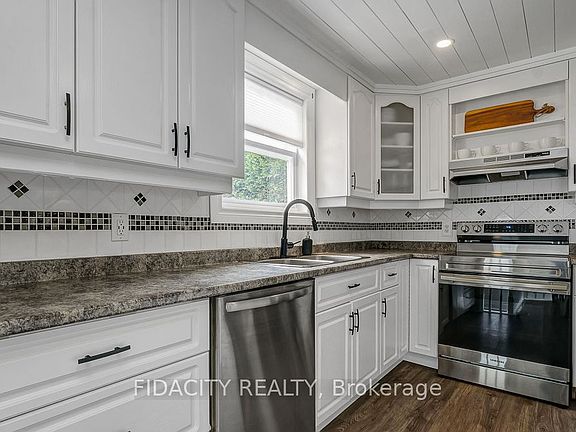 5th image of 1336 Saint Jacques Rd