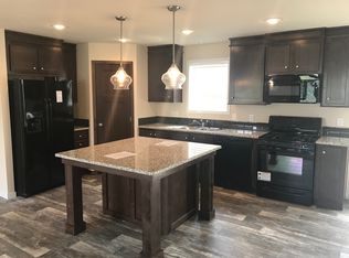 5195 Sheffield Dr, Holly, MI 48442