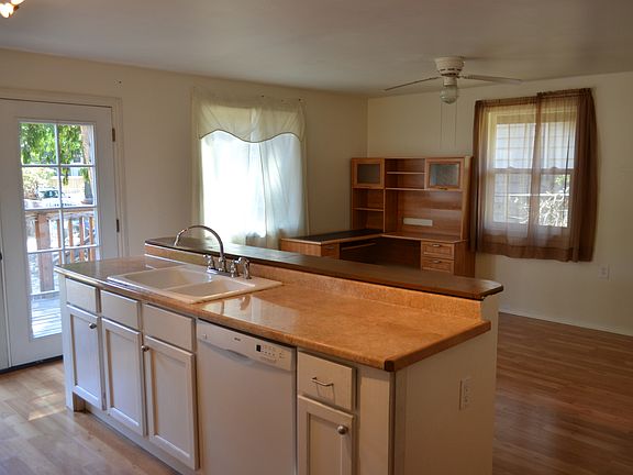 3rd image of 9807 Newgrove Ave SW